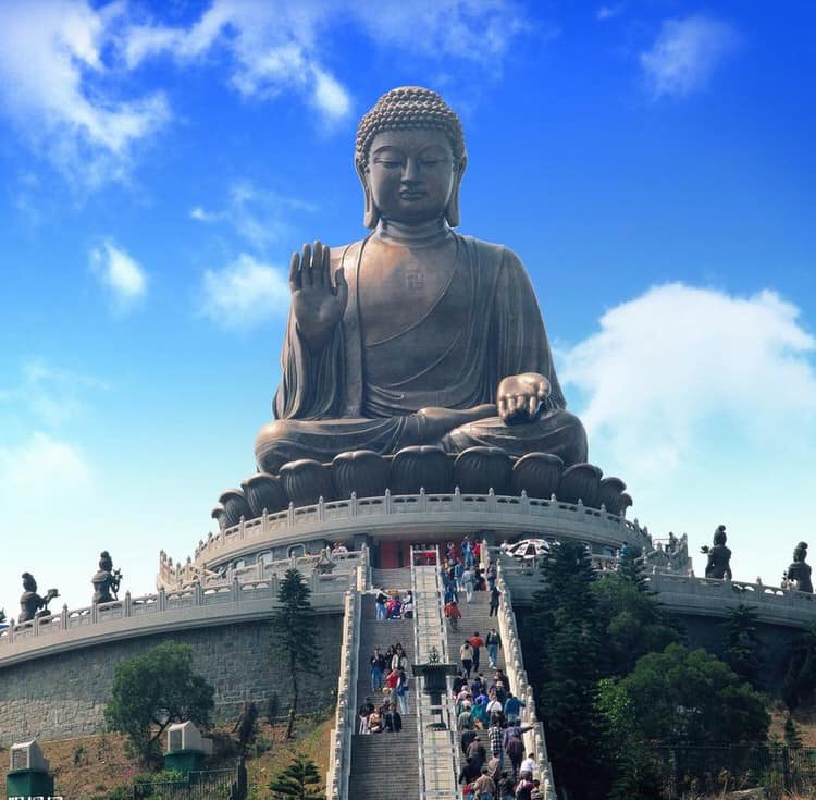 大嶼山的寶蓮禪寺及天壇大佛去，來一趟洗滌 心靈的旅程。