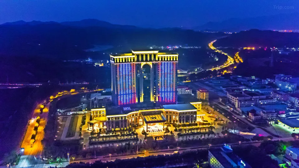 五星曼佧特國際酒店 聖托利溫泉莊園 2天半團￼